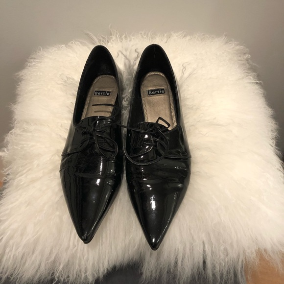 Vintage patent leather point toe loafers - Picture 2 of 9